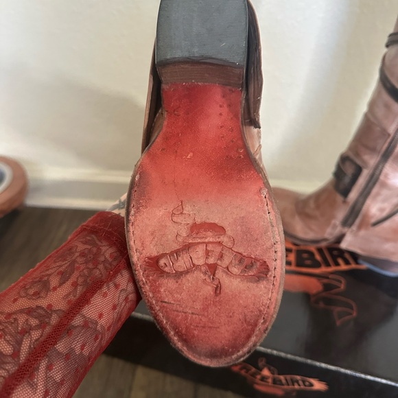 Freebird Women's Cassius Boots Beige - Picture 8 of 9